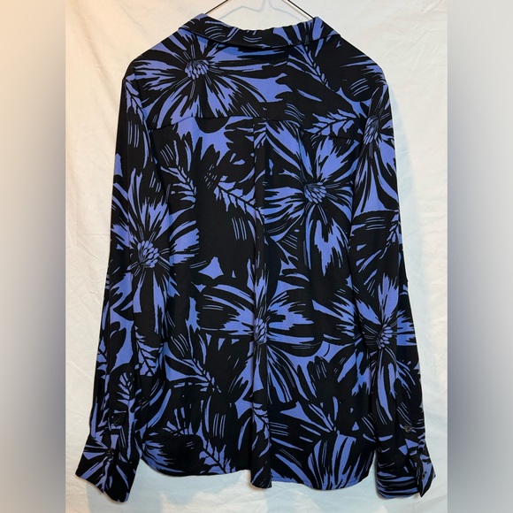 Woman’s Dana Buchman Purple and Black Blouse Buttons Down Halfway Size L - Picture 2 of 3